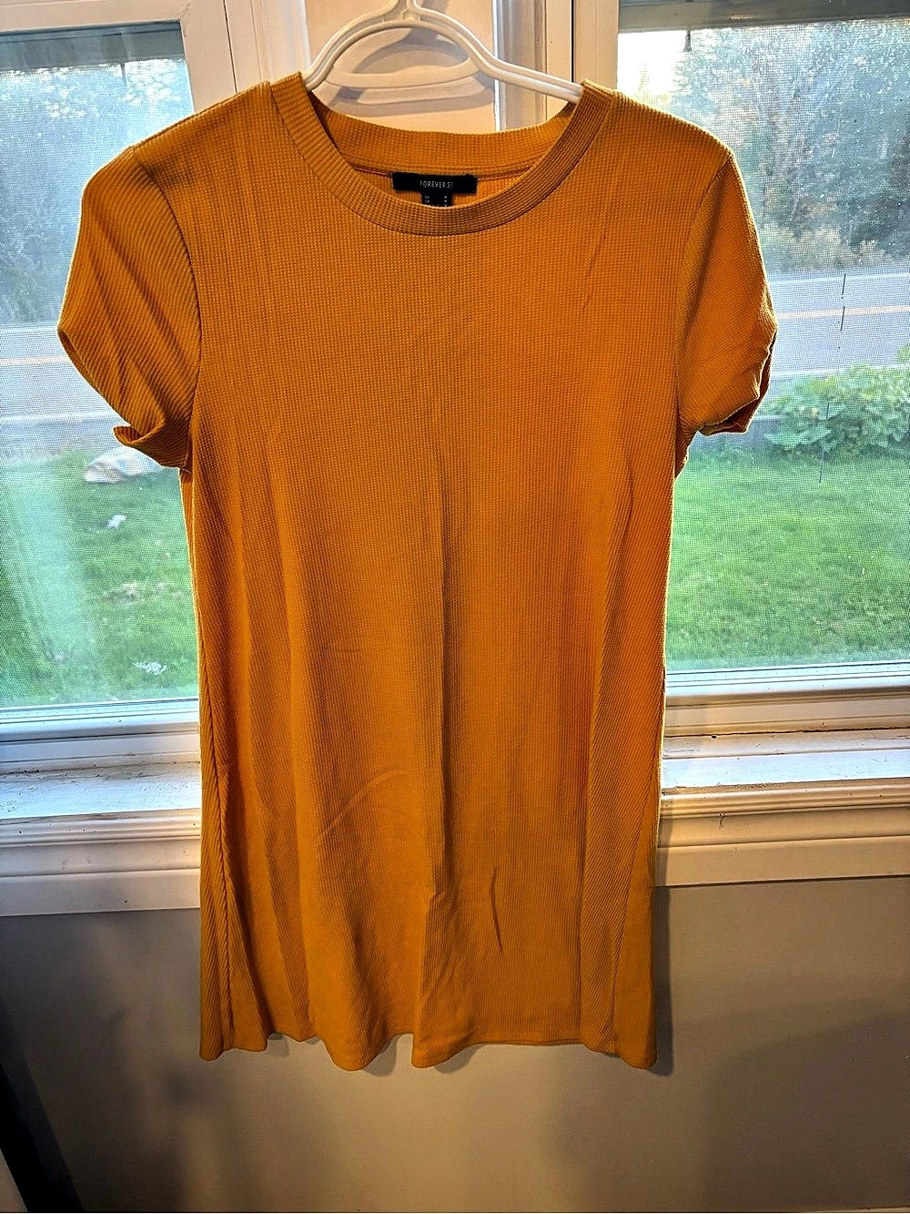 Forever 21 Textured Short Sleeve Tee in Yellow Size Medium